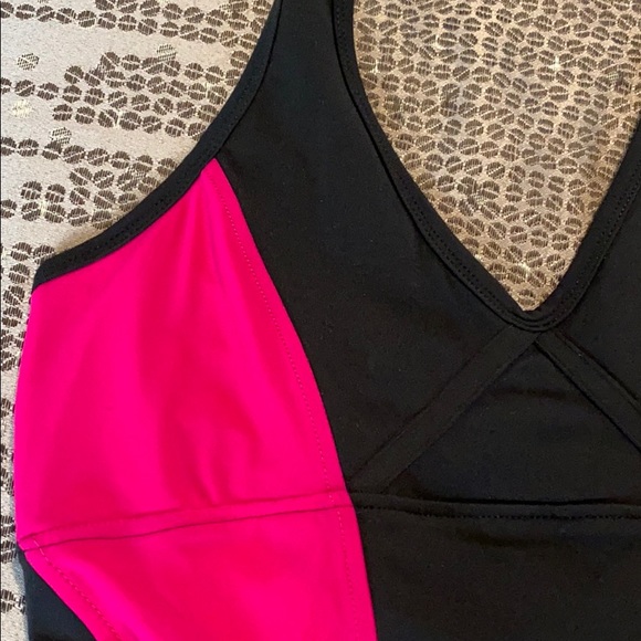 Runway New York Black/Pink Halter Active Top - Picture 4 of 12
